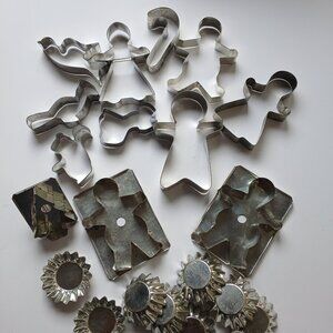 VTG Tin Metal Cookie Cutters Farmhouse Christmas Lot of 20 Tart Tins Soldered